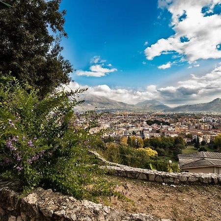Apartament La Residenza Di Carolina Cassino Zewnętrze zdjęcie