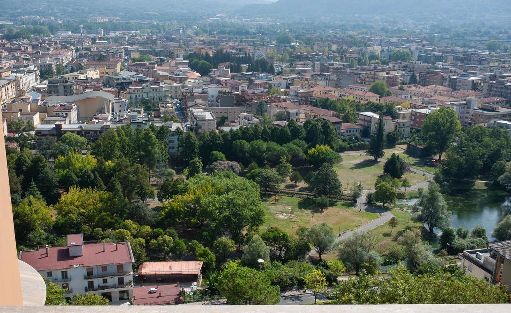 Apartament La Residenza Di Carolina Cassino Zewnętrze zdjęcie