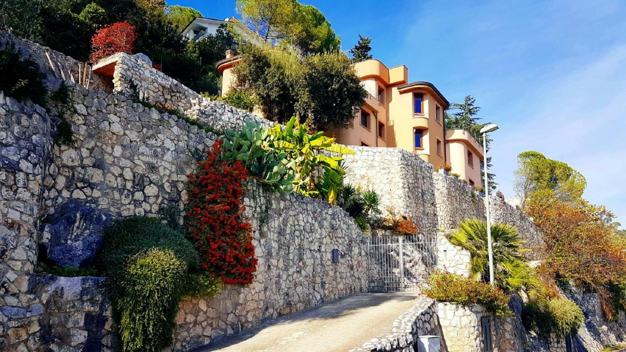 Apartament La Residenza Di Carolina Cassino Zewnętrze zdjęcie